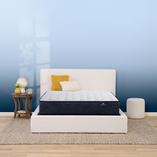 Serta Adoring Night – комфортен матрак с адаптивна пяна - изглед в комфортна стая върху легло